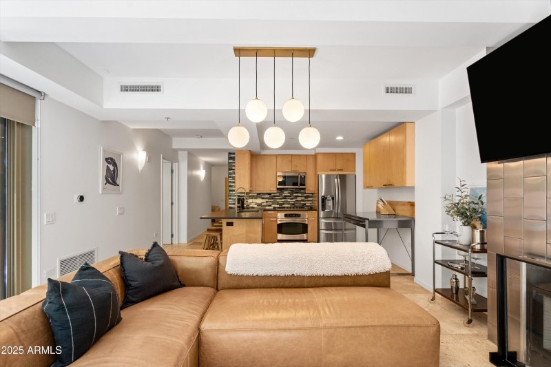 10-Family Room to Kitchen