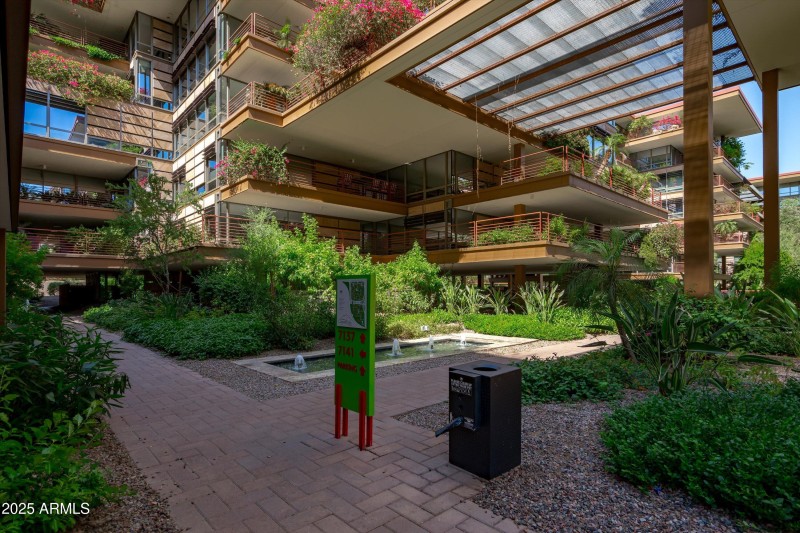 70-Courtyard Walkways