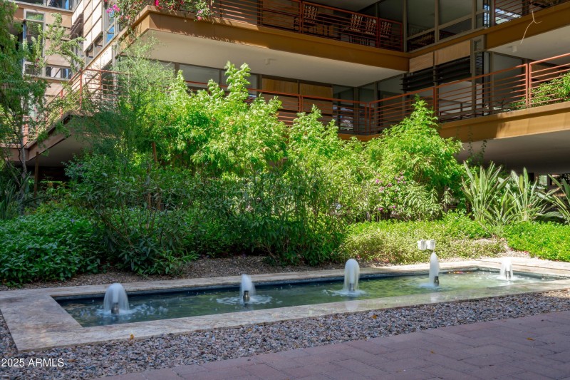 71-Courtyard Walkways