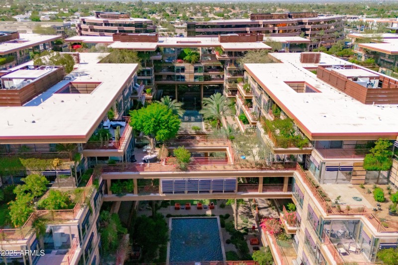 97-Optima Camelview Village Courtyard