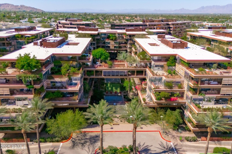 98-Optima Camelview Village Courtyard
