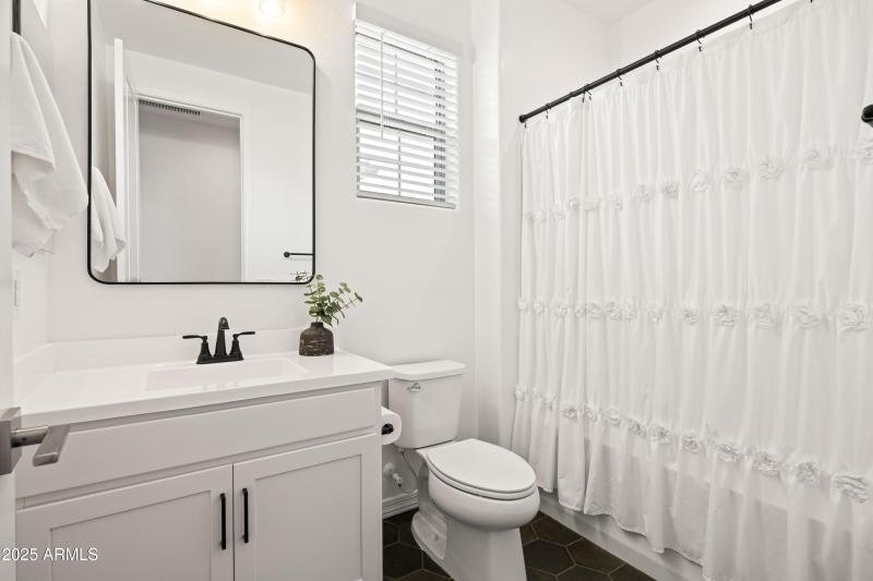2e guest bathroom