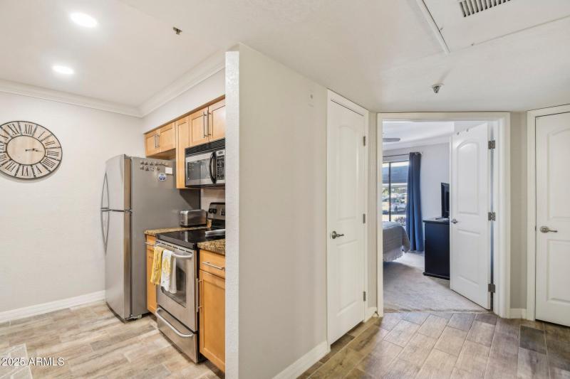 10-web-or-mls-E Campbell Ave 107-1405-01