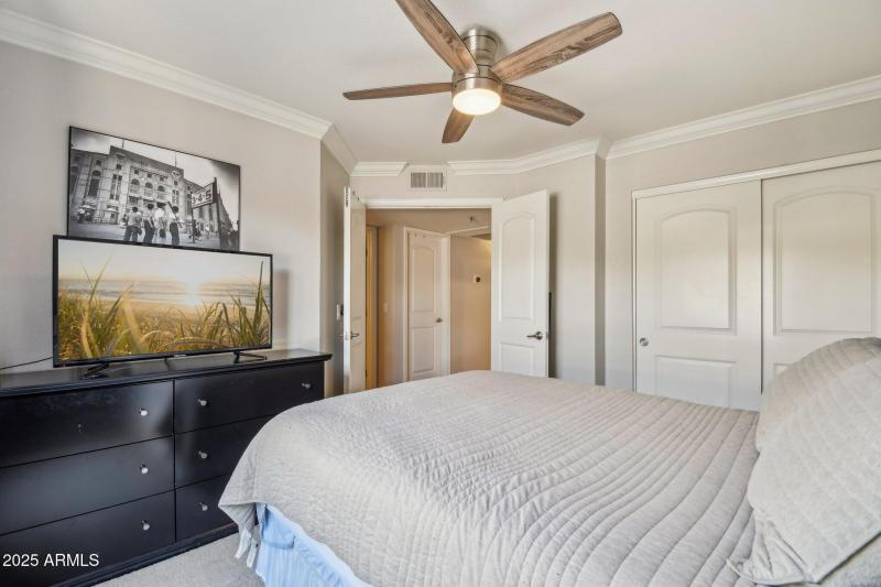 17-web-or-mls-E Campbell Ave 107-1405-01