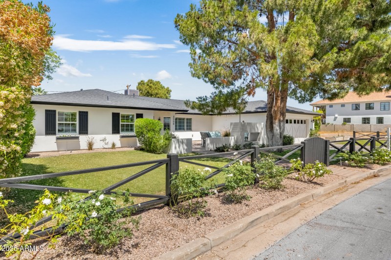 3308 N 51st St Phoenix - 200