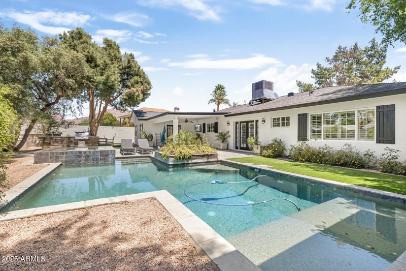 3308 N 51st St Phoenix - 387