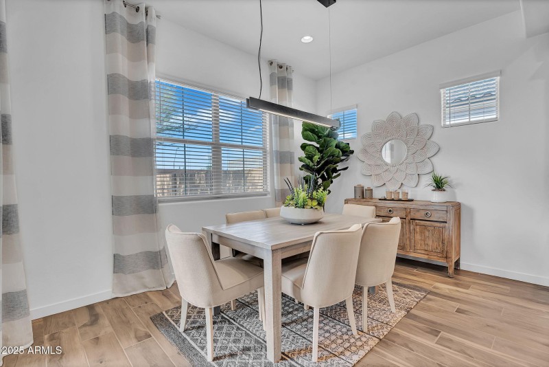 19-web-or-mls-21934 E lords Court-16