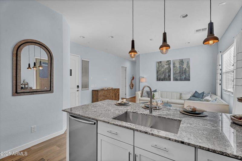 25-web-or-mls-21934 E lords Court-22