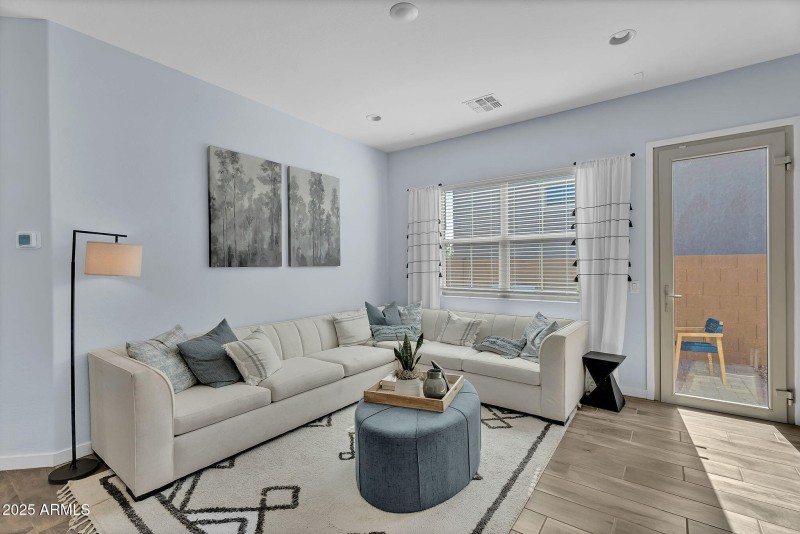 26-web-or-mls-21934 E lords Court-23