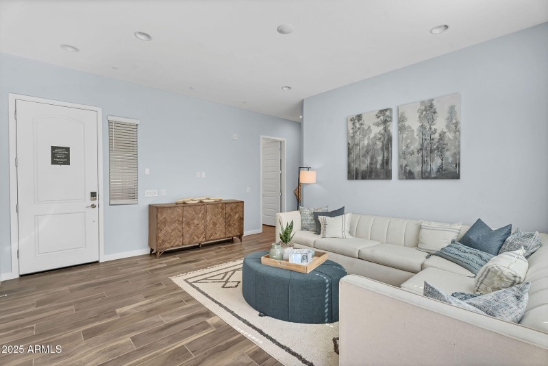 28-web-or-mls-21934 E lords Court-25