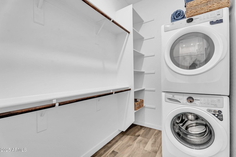 45-web-or-mls-21934 E lords Court-42