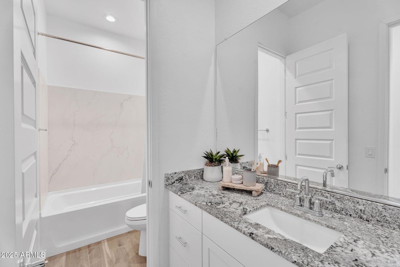 54-web-or-mls-21934 E lords Court-51