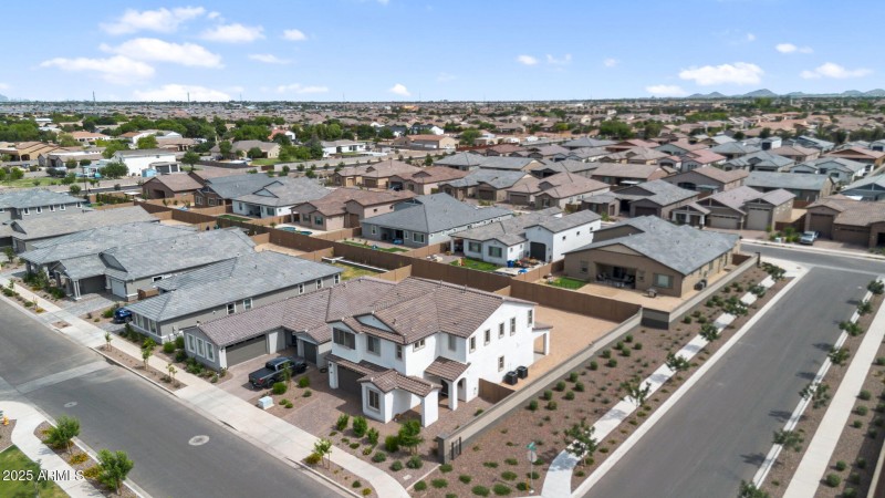 80-web-or-mls-21926 E Lords Ct Community