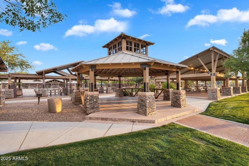 97-web-or-mls-4756 E Ironhorse Rd Commun