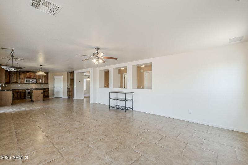 10-web-or-mls-Jade-10