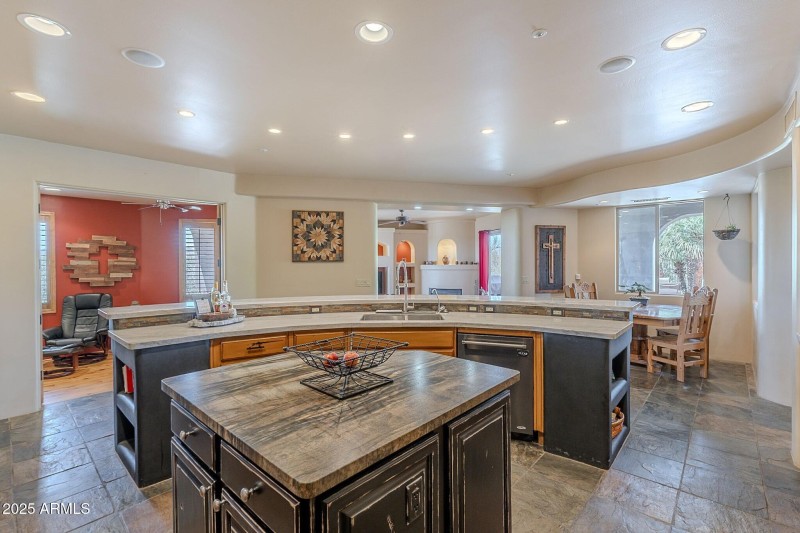 006_Kitchen Huge Island