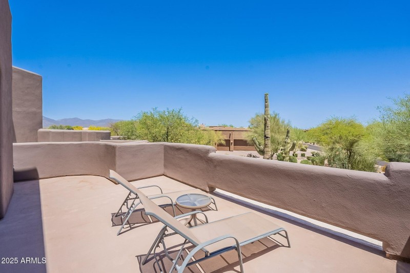 063_Gorgeous Views from Upper Deck