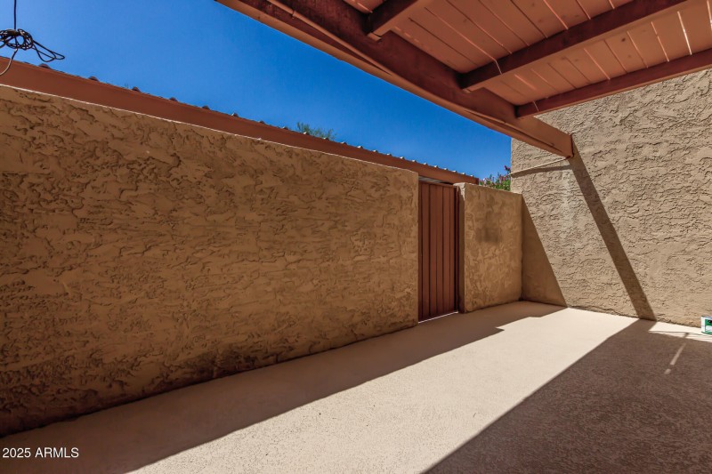 PRIVATE PATIO OFF KITCHEN