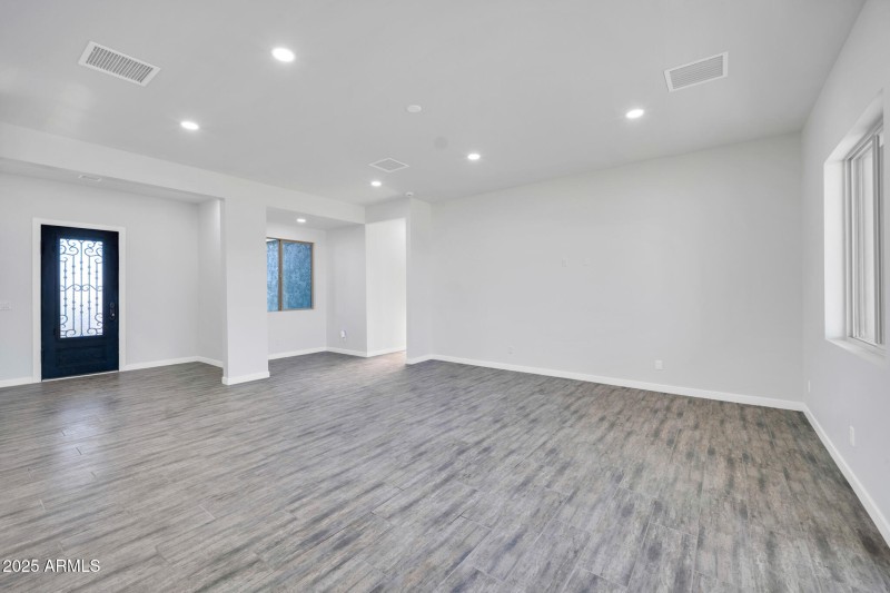 22548 W Huntington Dr-5_(2048)