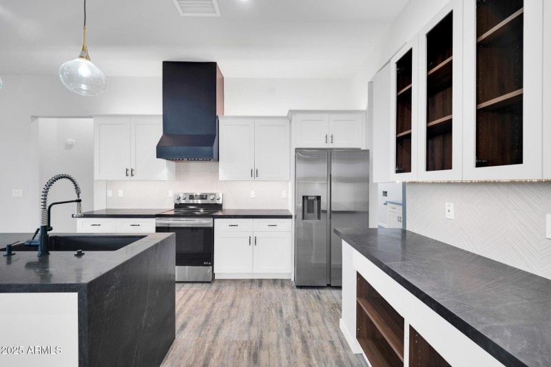 22548 W Huntington Dr-10_(2048)