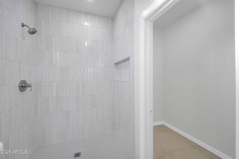 22548 W Huntington Dr-27_(2048)