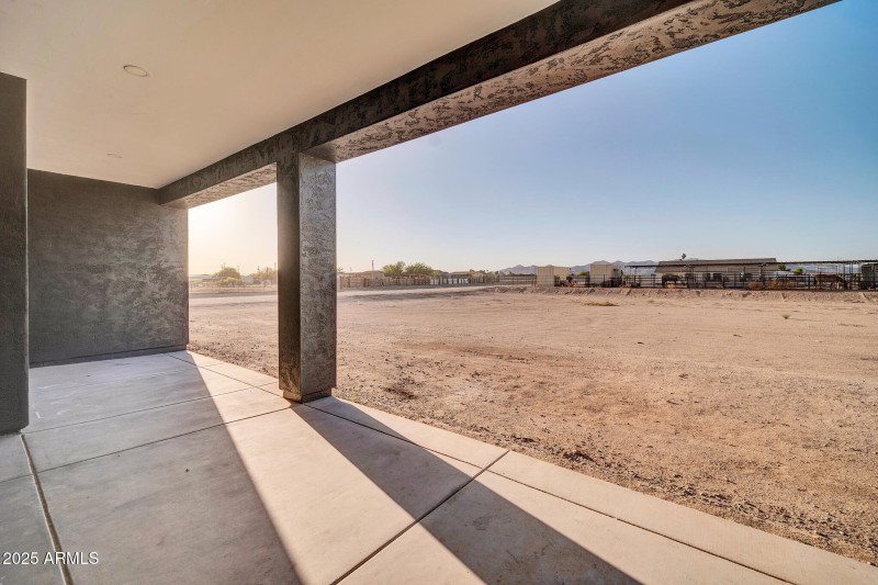 22548 W Huntington Dr-45_(2048)