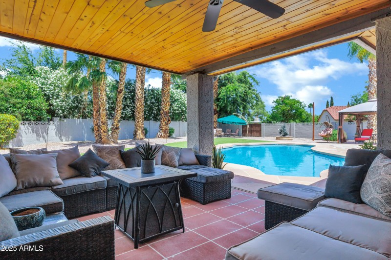 Plenty of Room to Entertain!