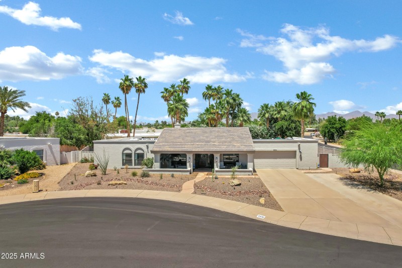 Cul-de-Sac Corner Lot