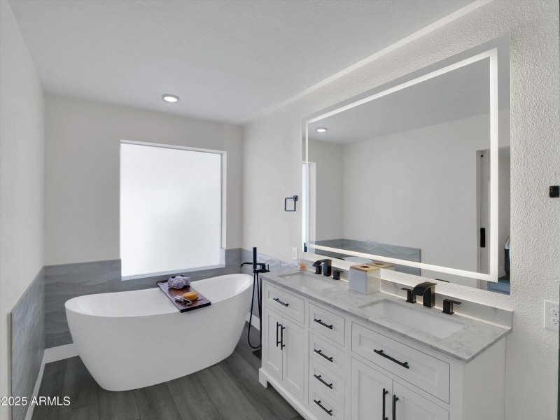 33-3401 N 37th Drive-33