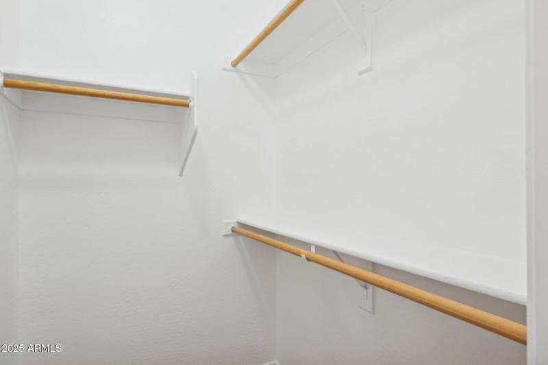 25-web-or-mls-2957-e-melrose-st