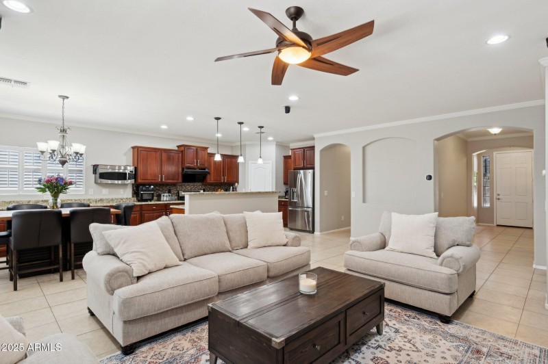 9-web-or-mls-2957-e-melrose-st