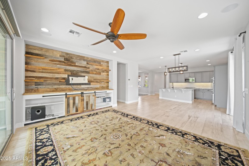 4449 Covered Wagon 00020