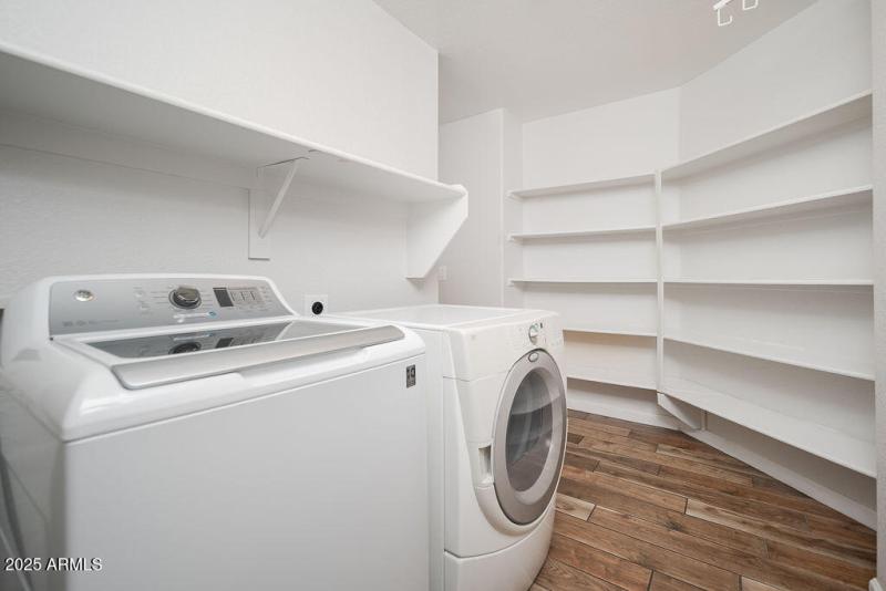 24_Laundry-Pantry_01