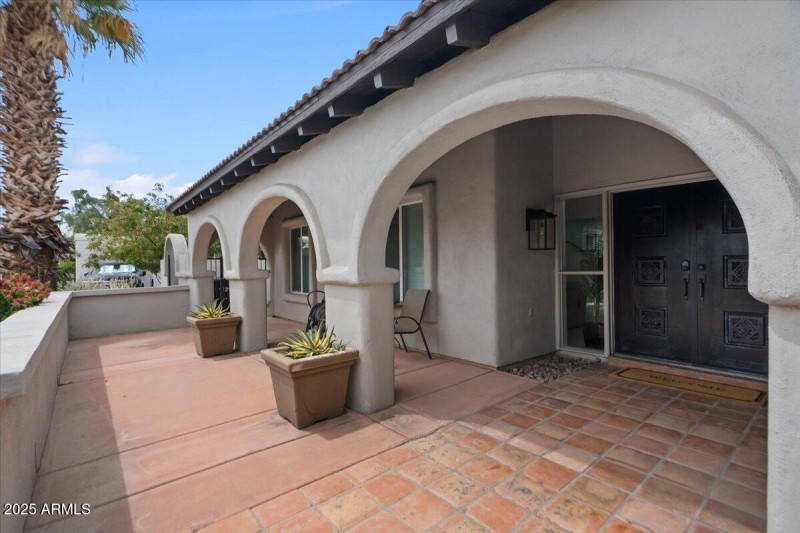 04-Front entry & patio