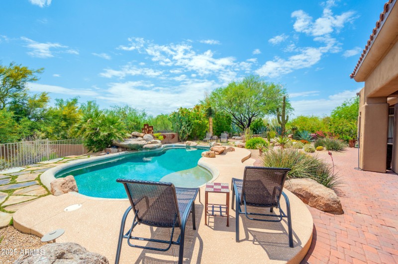 pool_garden_2