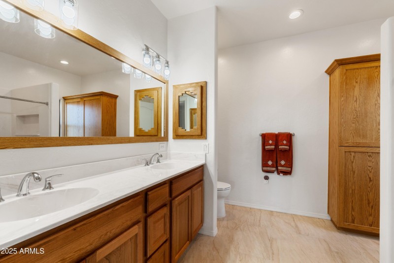 025_Owners Suite Bathroom