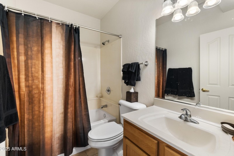 035_Downstairs Bathroom 4