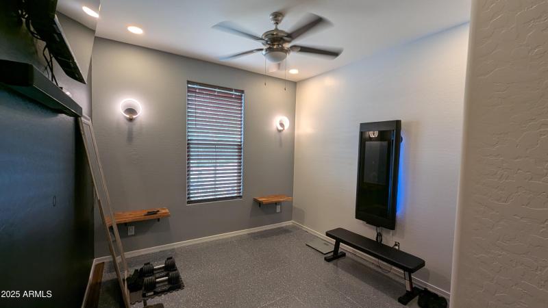 PXL_20250412_213108732.LONG_EXPOSURE-01.