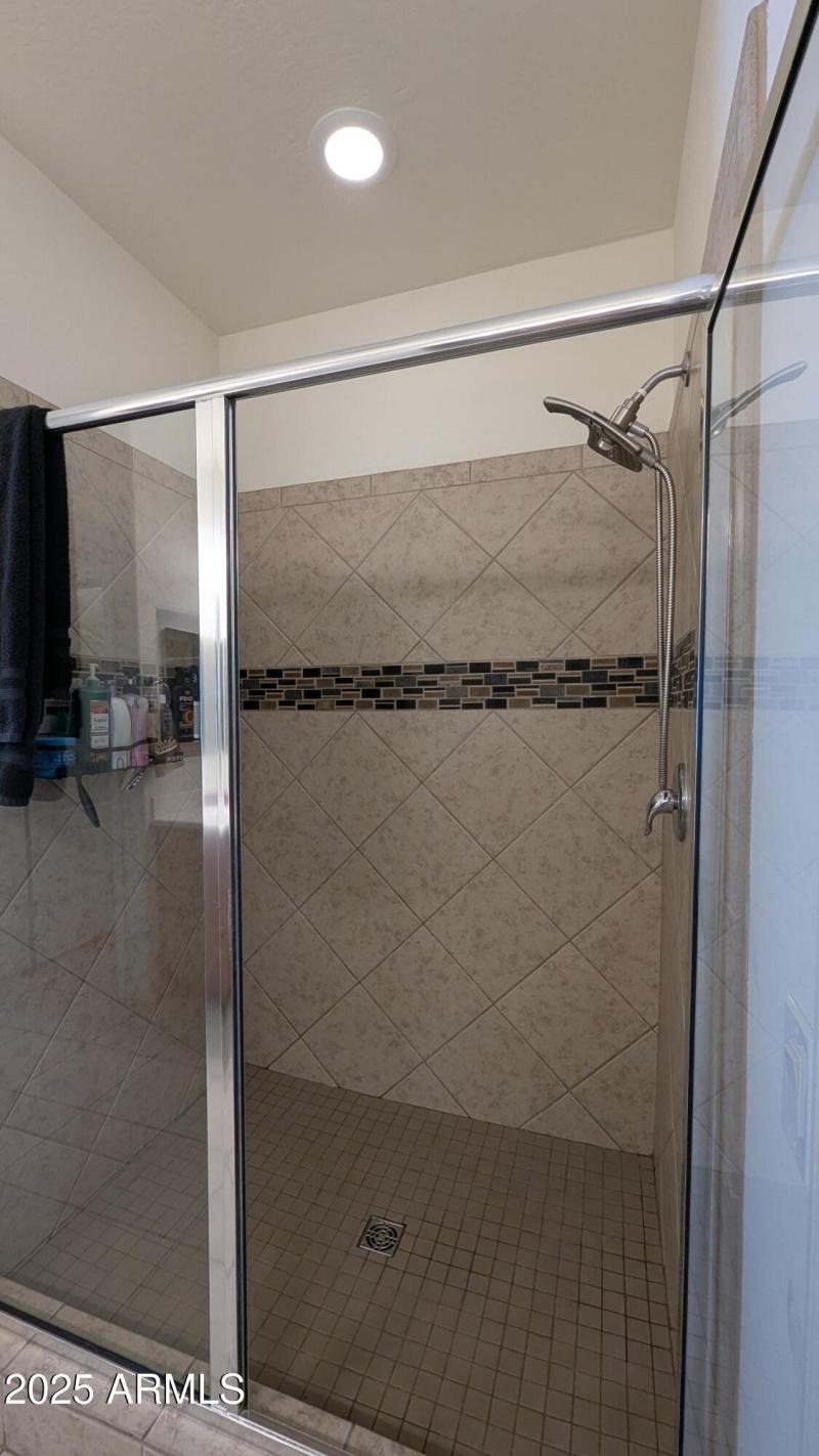 PXL_20250518_175609895.MP