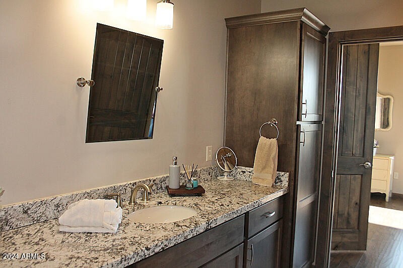 020_Jack Jill Bathroom