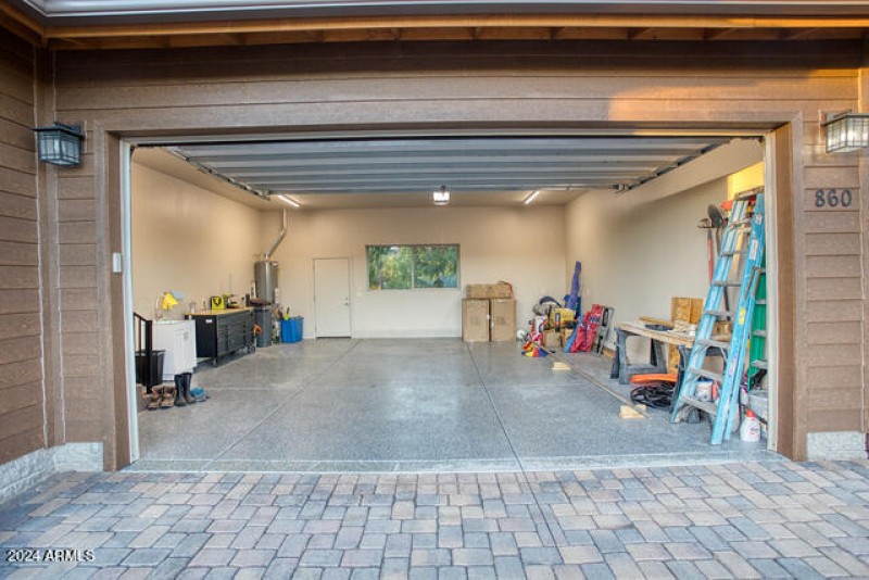 Oversized 2 car garage