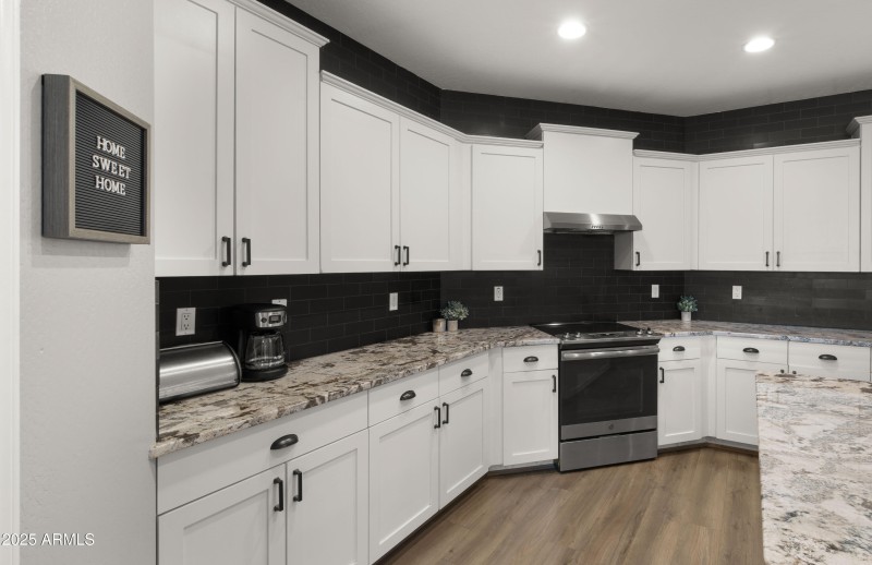 Kitchen Dining Space3