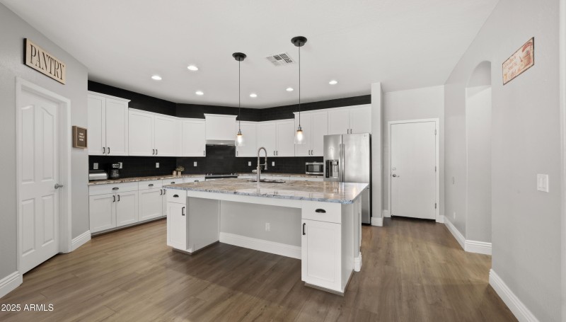 Kitchen Dining Space2