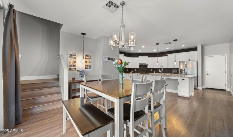 Kitchen Dining Space1