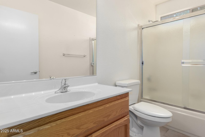 15 - Secondary Bathroom
