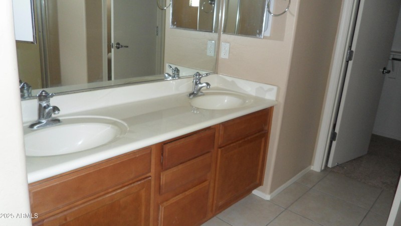 master bath double sinks