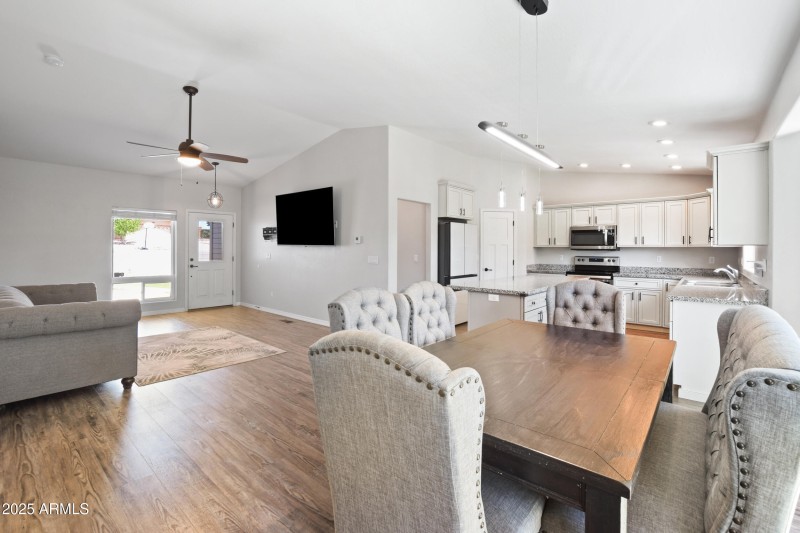 Kitchen-Dining Combo