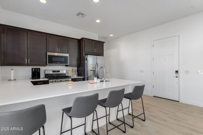 39-web-or-mls-3885-kenley-ln