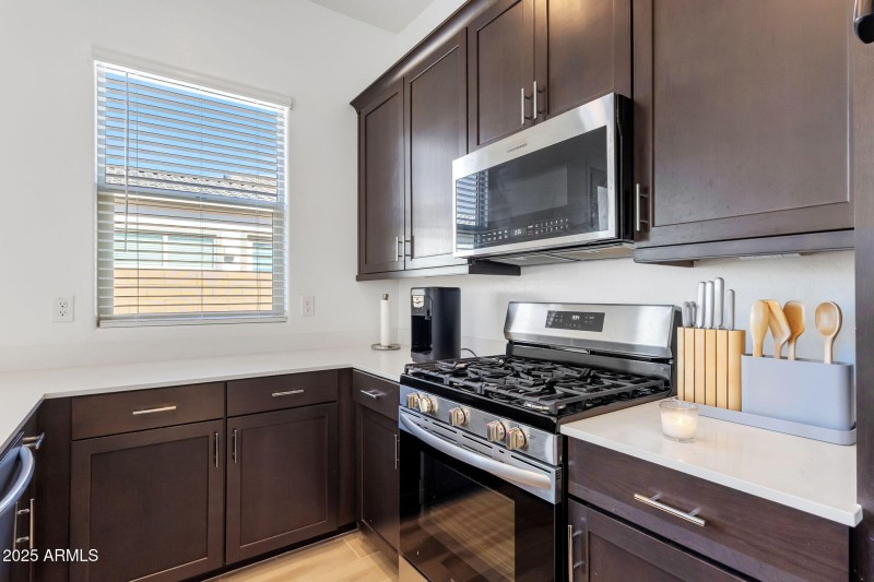 42-web-or-mls-3885-kenley-ln