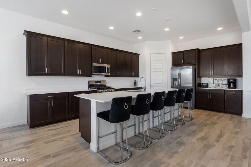 10-web-or-mls-3885-kenley-ln